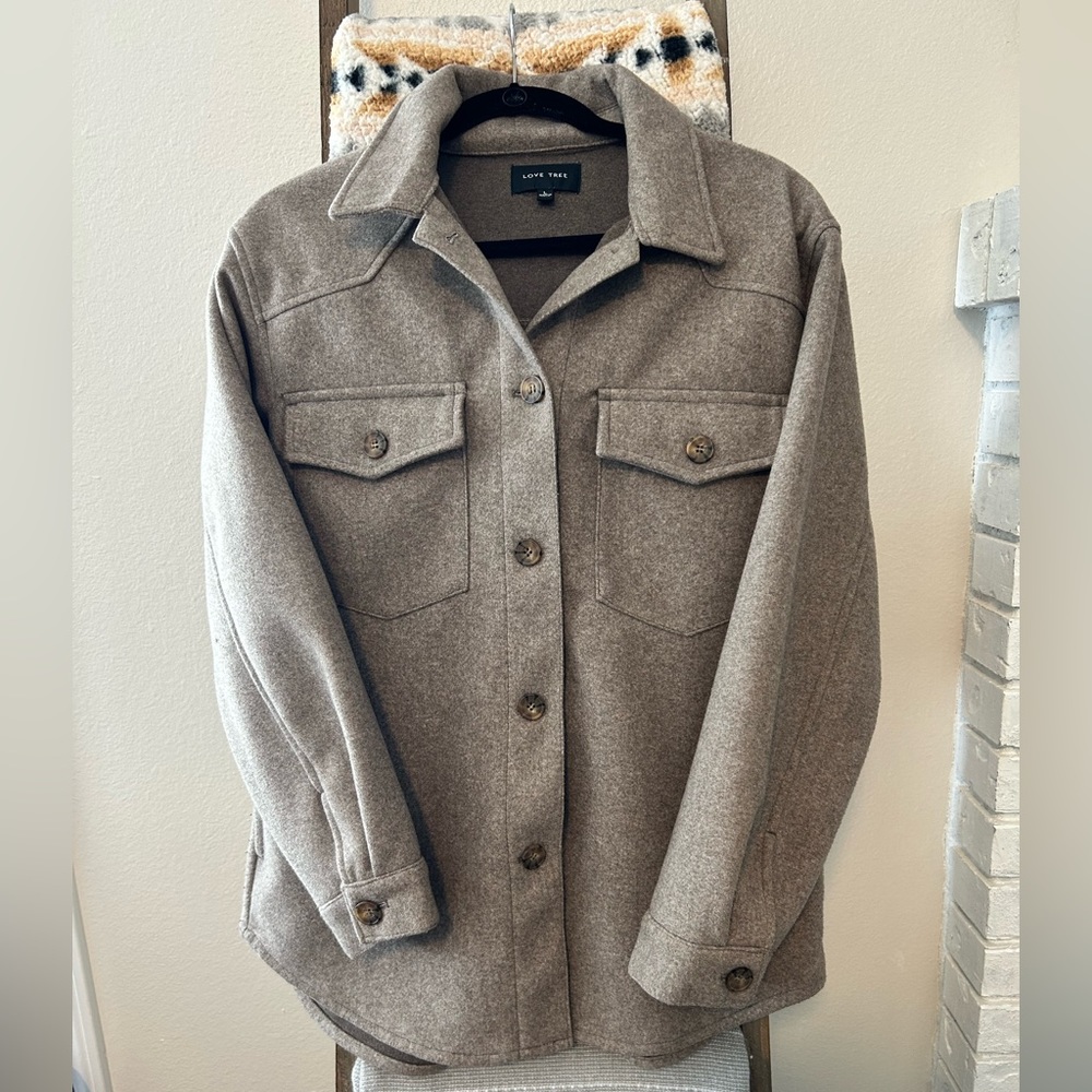 Women’s Love Tree shacket large